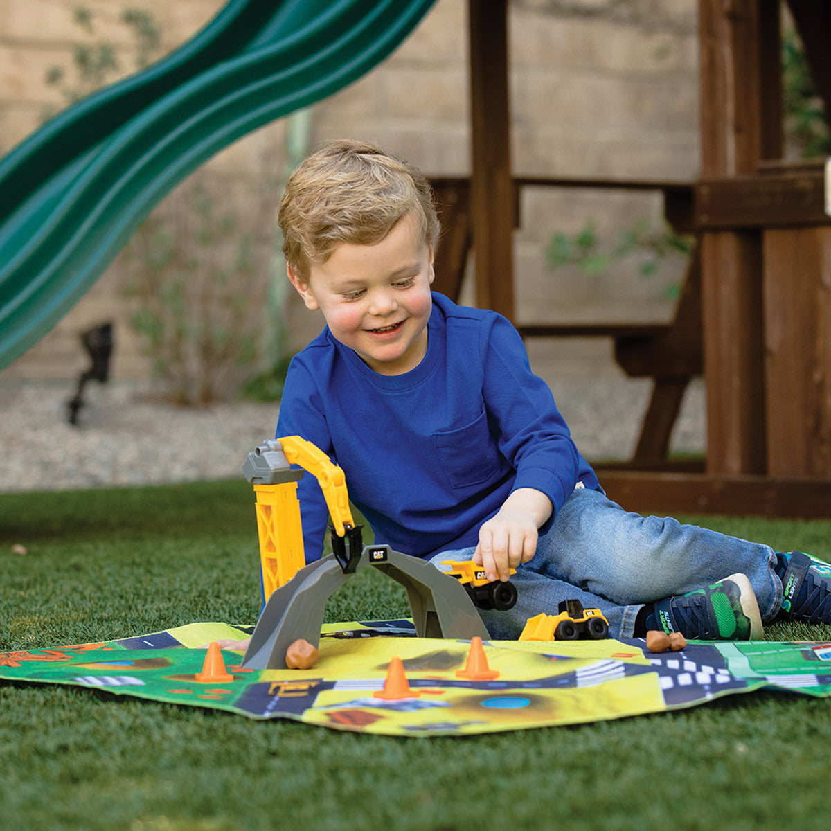 CAT® Little Machines Construction Mat