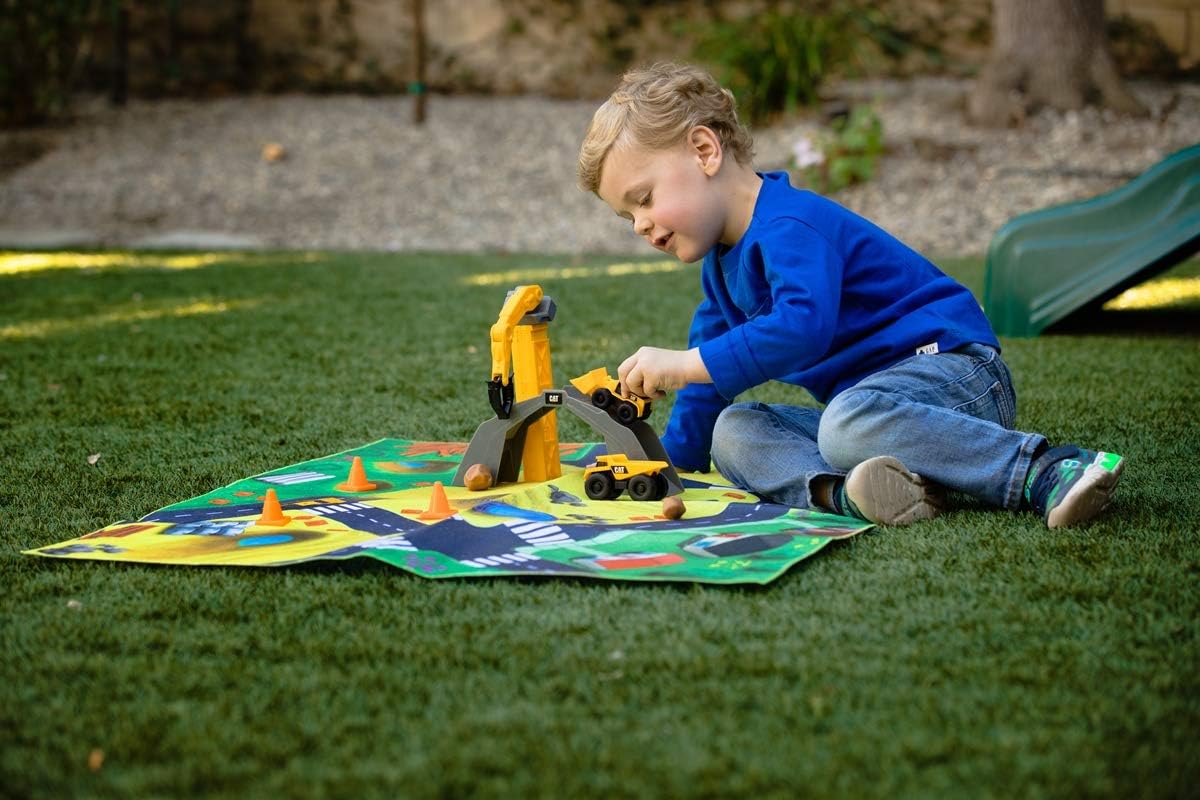 CAT® Little Machines Construction Mat