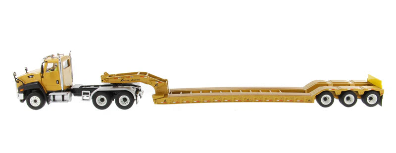 CAT® 1:50 Scale Model – CT660 Day Cab Tractor with Trailer